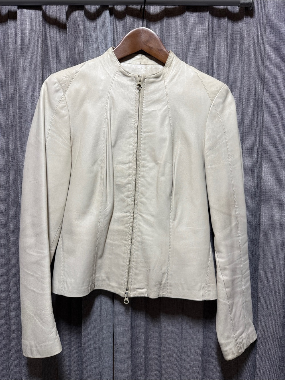 Women’s Cream Leather Zip-Front fitted Jacket